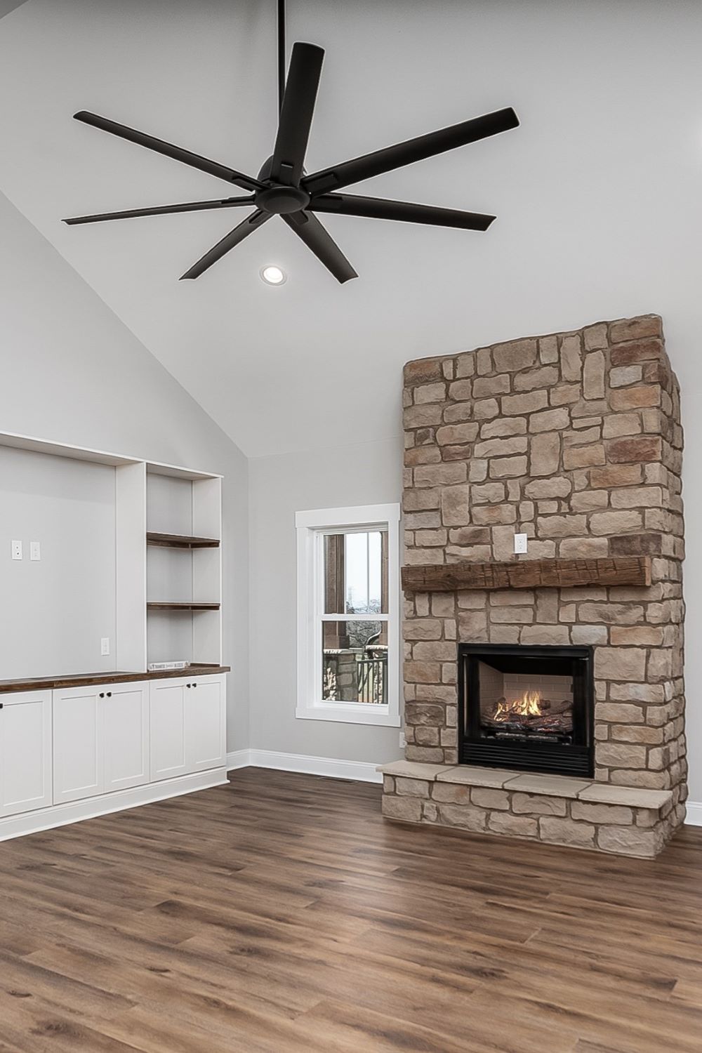 Stone Veneer - Lime Stone White Oak - Mountain View Stone