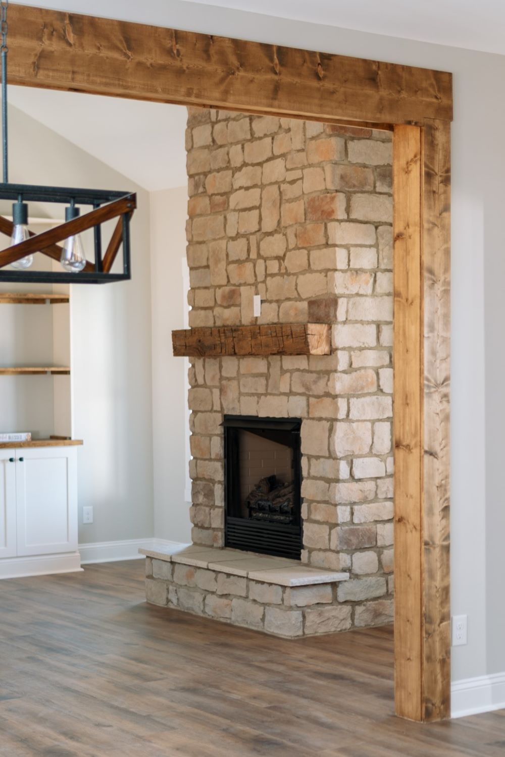 Stone Veneer - Lime Stone White Oak - Mountain View Stone