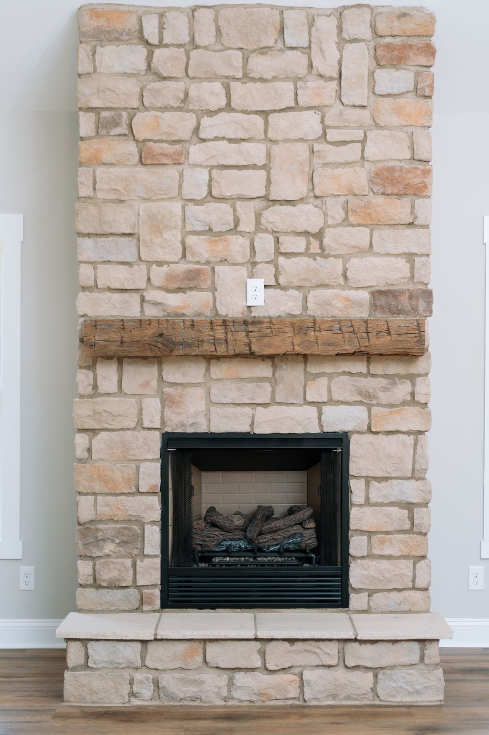 Stone Veneer - Lime Stone White Oak - Mountain View Stone