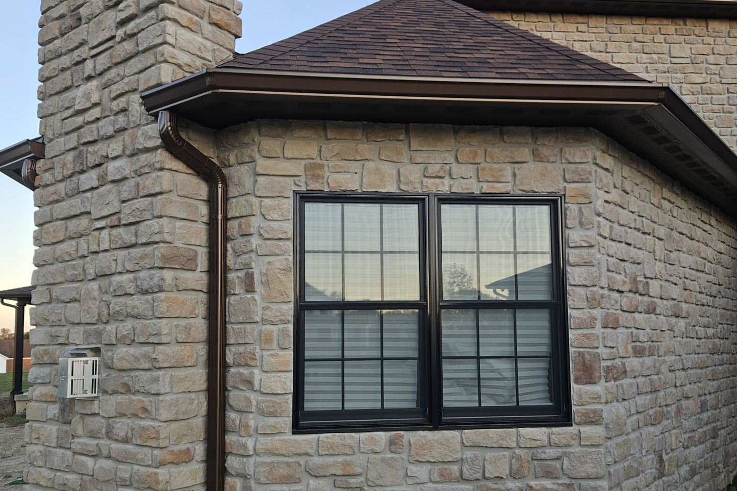 Stone Veneer - Lime Stone White Oak - Mountain View Stone