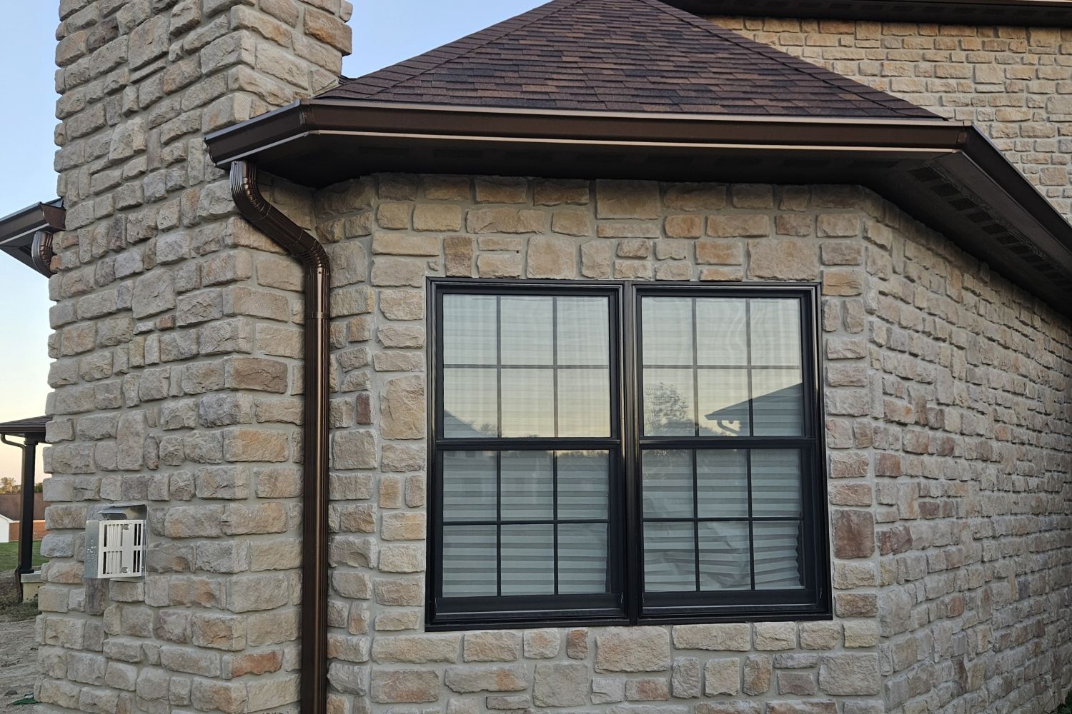 Stone Veneer - Lime Stone White Oak - Mountain View Stone