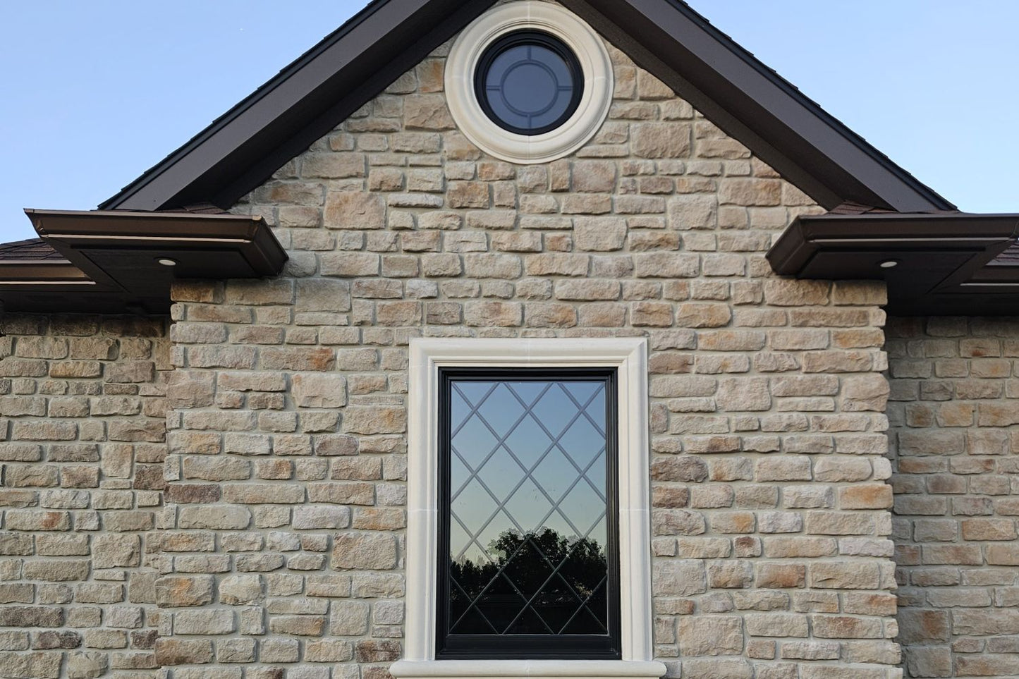 Stone Veneer - Lime Stone White Oak - Mountain View Stone