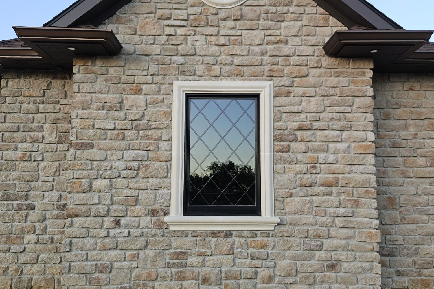 Stone Veneer - Lime Stone White Oak - Mountain View Stone