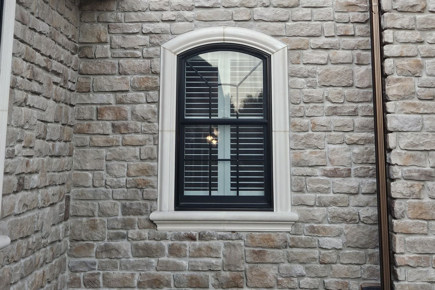 Stone Veneer - Lime Stone White Oak - Mountain View Stone
