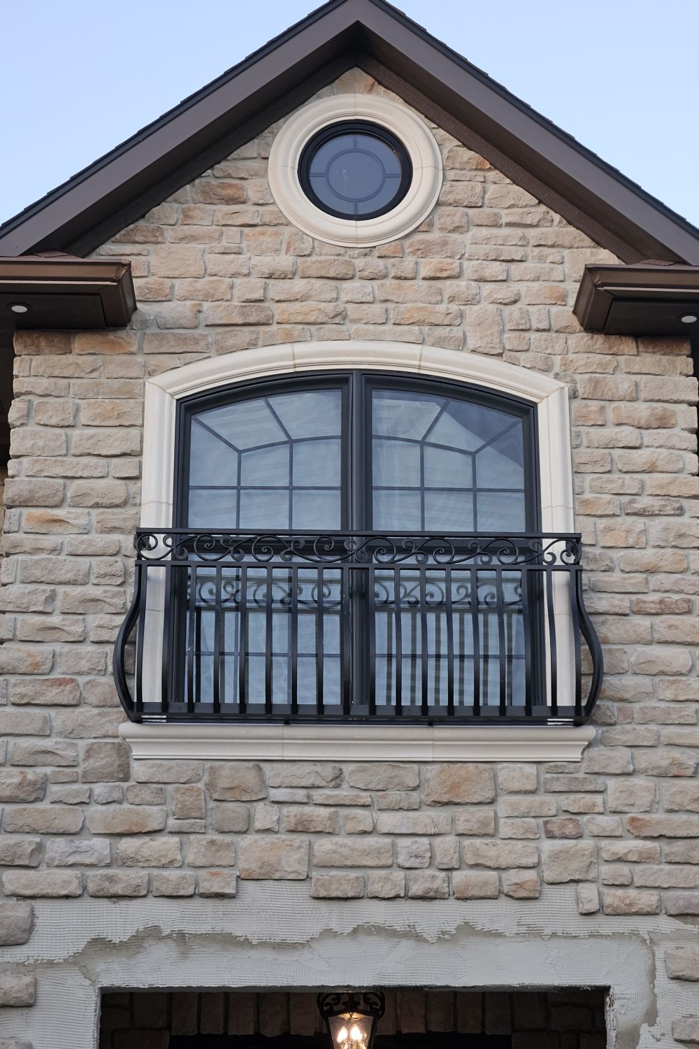 Stone Veneer - Lime Stone White Oak - Mountain View Stone