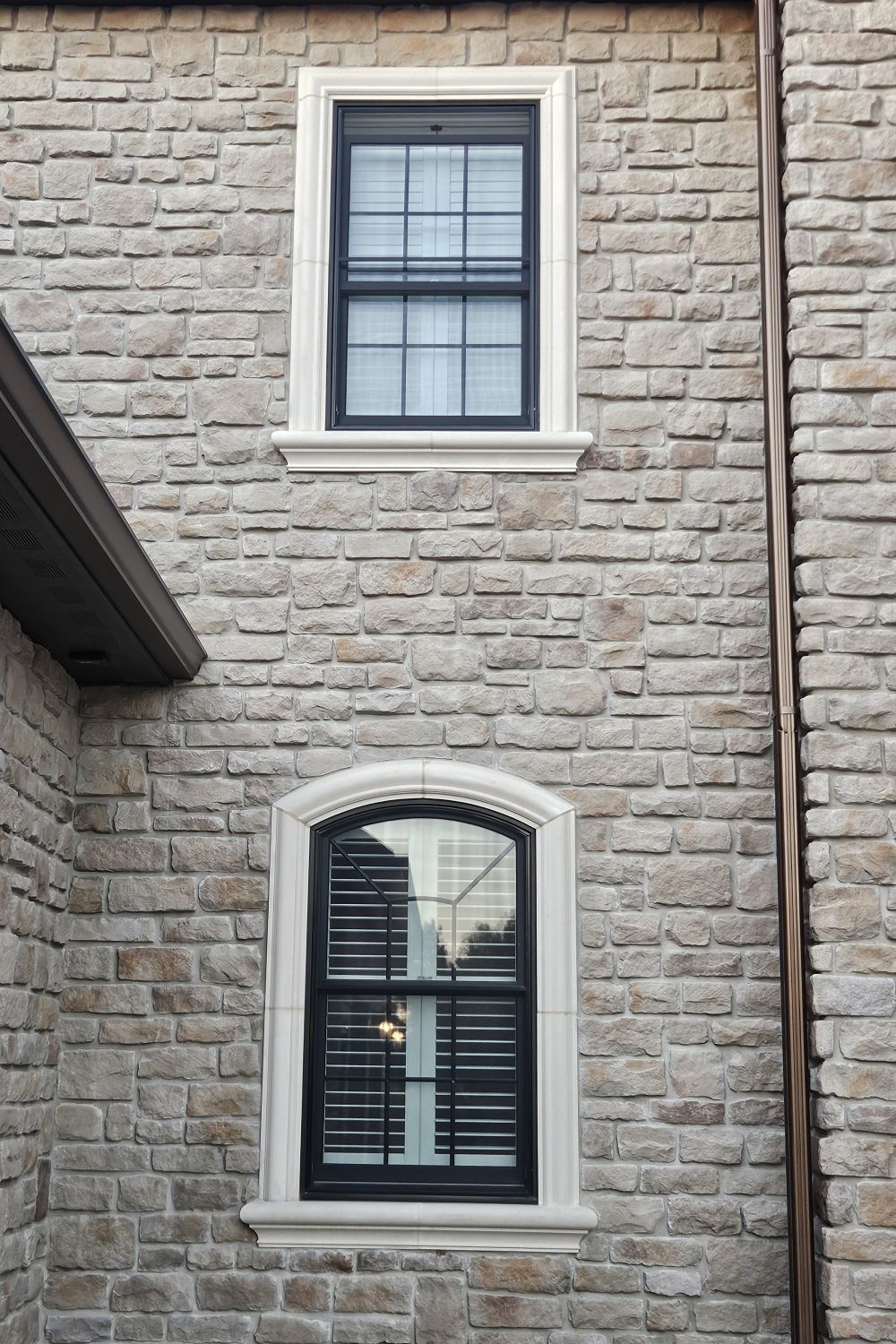 Stone Veneer - Lime Stone White Oak - Mountain View Stone