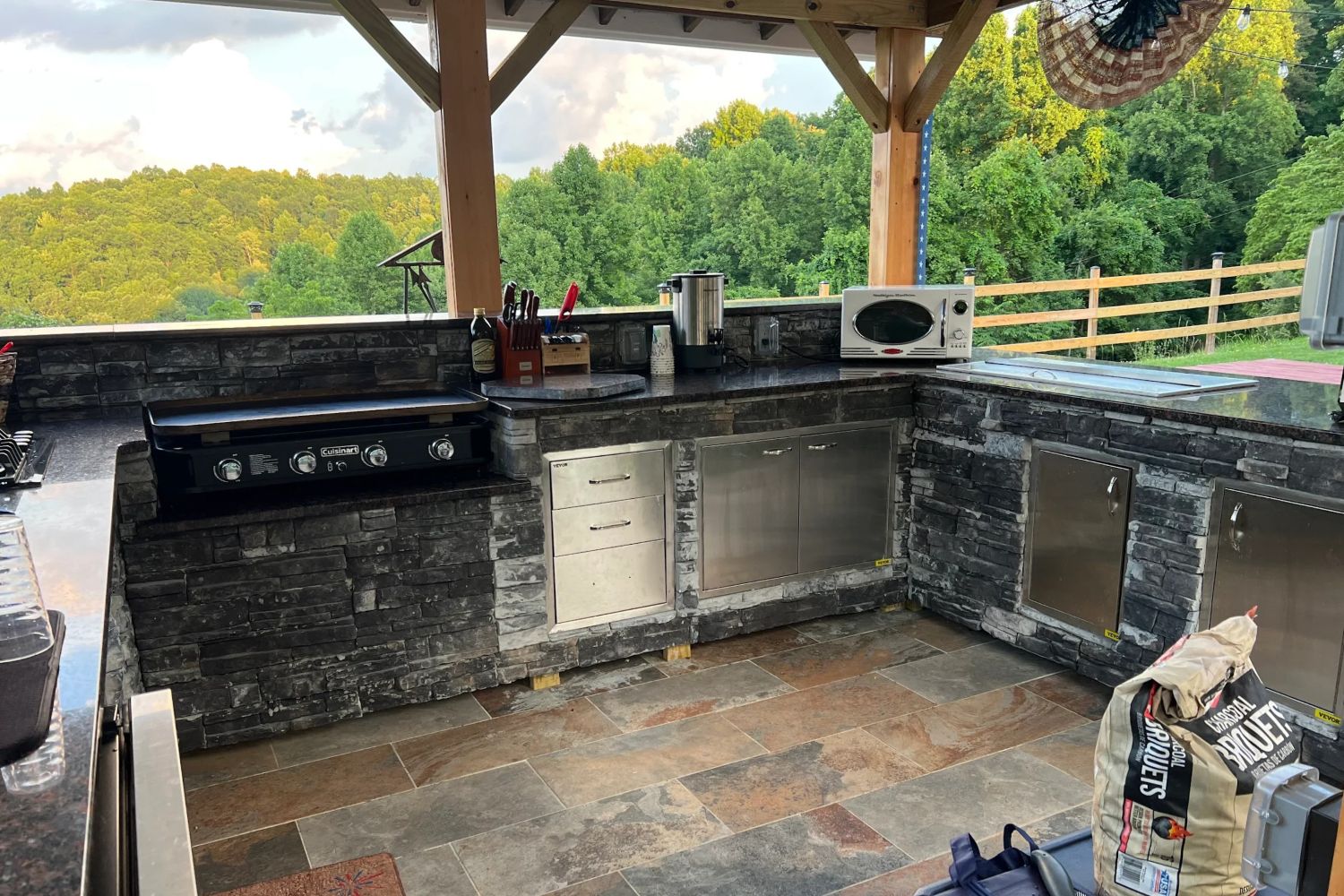 Stone Veneer Panels - Ready Stacked Stone Black Forest - Mountain