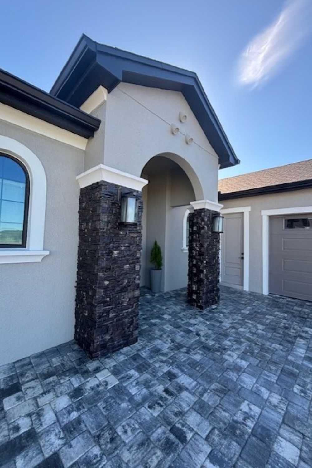Stone Veneer Panels - Ready Stacked Stone Black Forest - Mountain