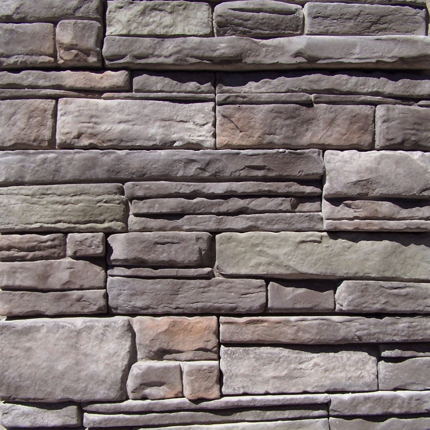 Stacked Ledgestone Veneer Silver Contemporary Ledge Stone™ Stacked