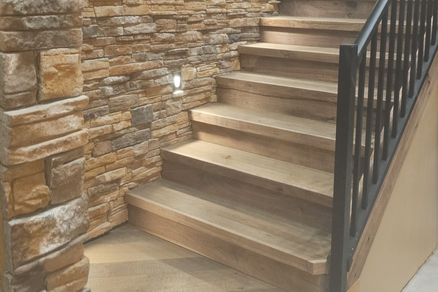 Stone Veneer - Ready Stack Stone Panel Mossy Creek - Mountain View Stone