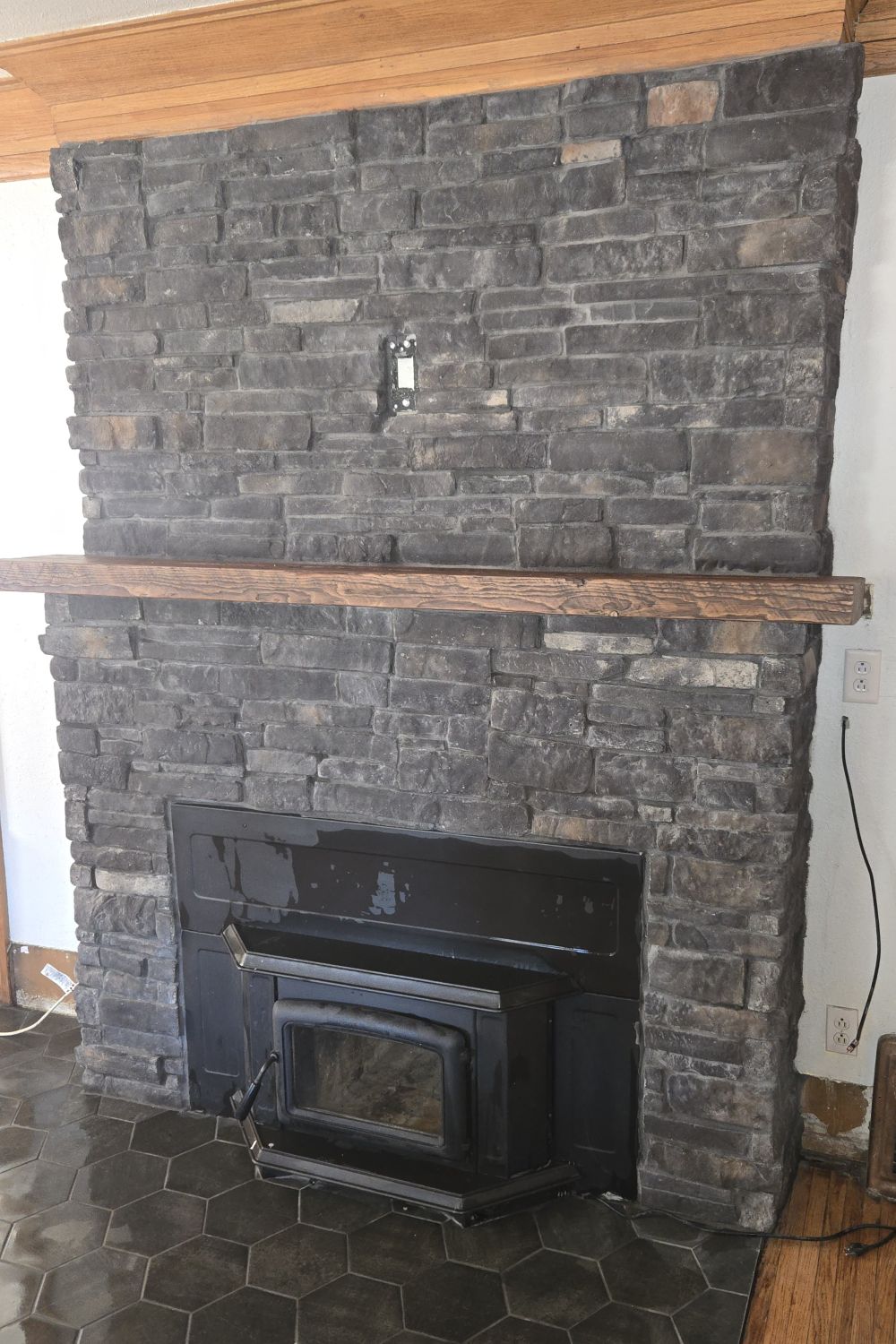 Stone Veneer - Stack Stone Black Forest - Mountain View Stone