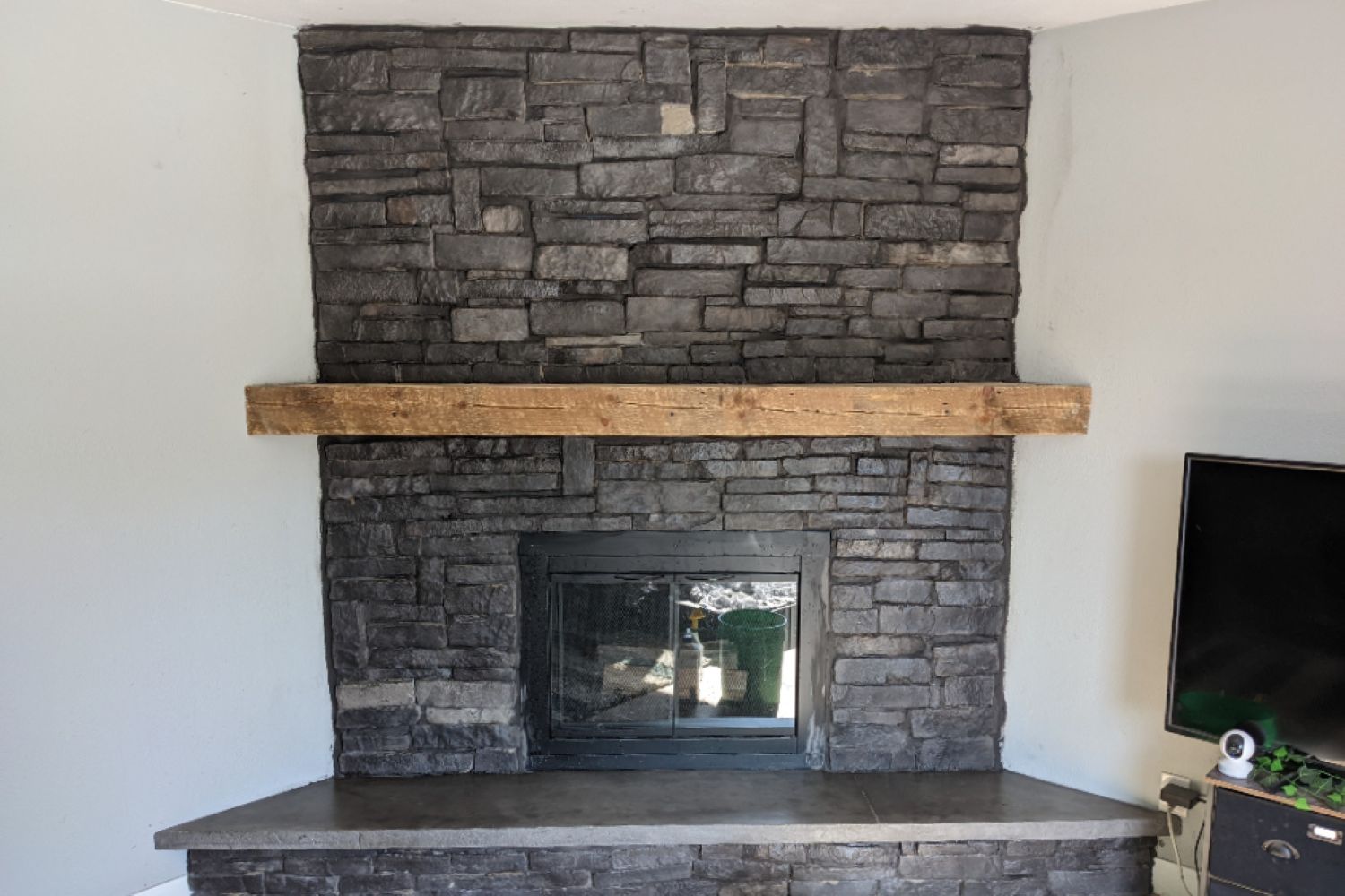 Stone Veneer - Stack Stone Black Forest - Mountain View Stone