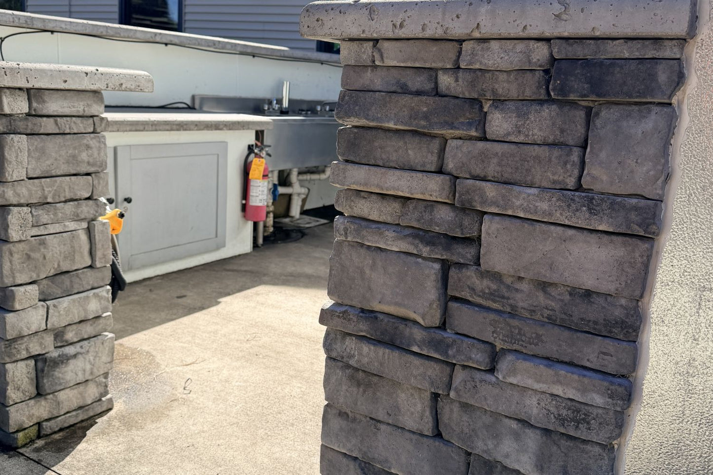 Stone Veneer - Stack Stone Cool Gray - Mountain View Stone