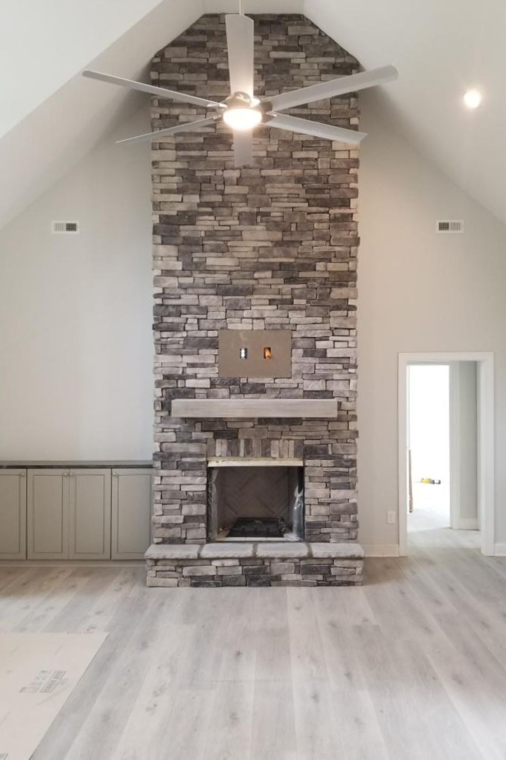 Stone Veneer - Stack Stone Glacier - Mountain View Stone