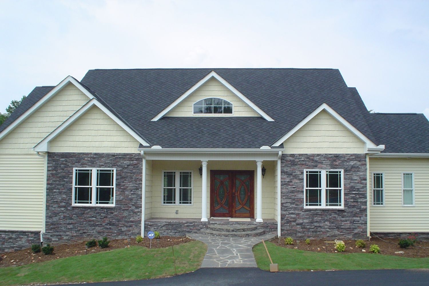 Stone Veneer - Stack Stone Midnight - Mountain View Stone