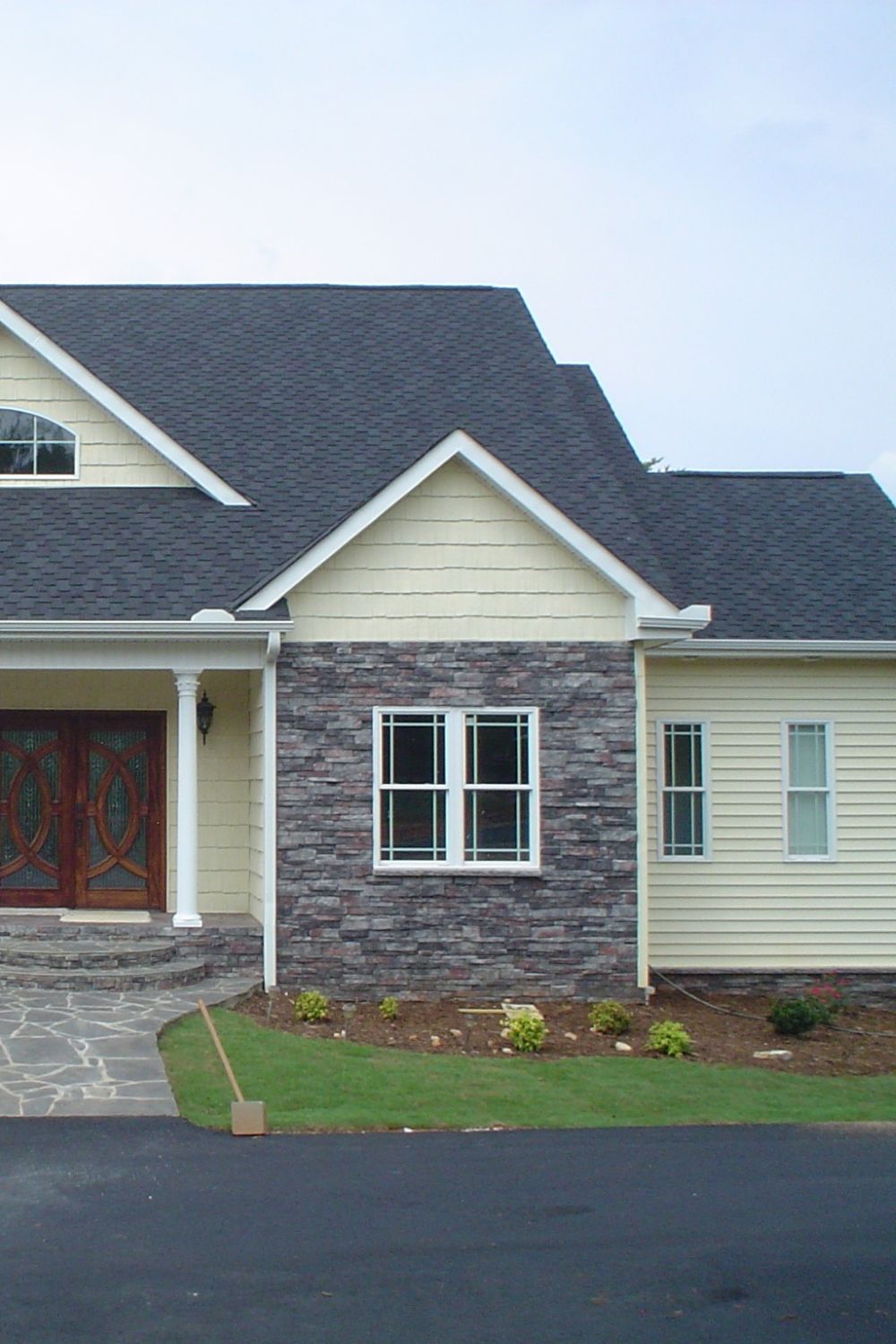 Stone Veneer - Stack Stone Midnight - Mountain View Stone