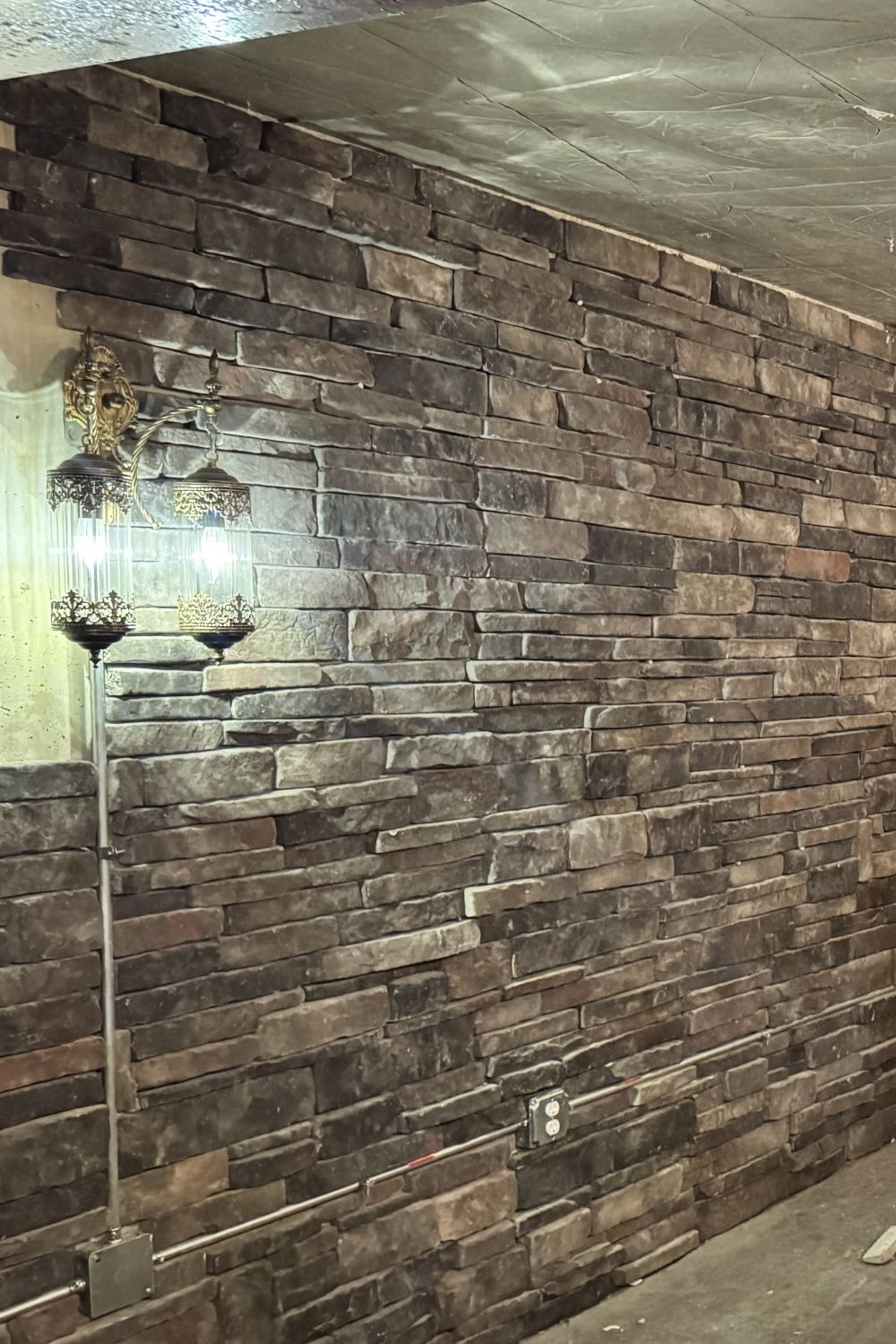 Stone Veneer - Stack Stone Midnight - Mountain View Stone