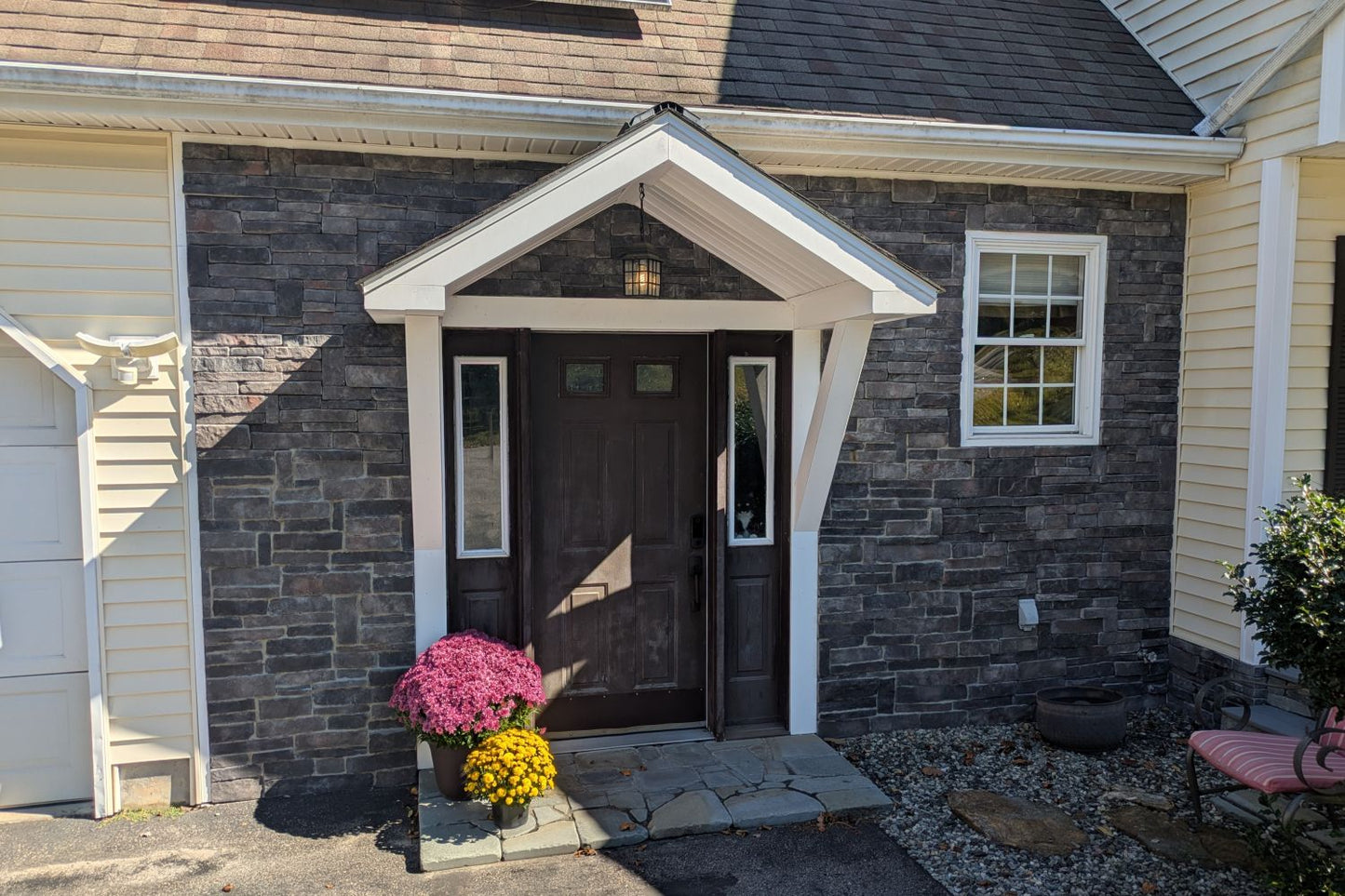 Stone Veneer - Stack Stone Midnight - Mountain View Stone