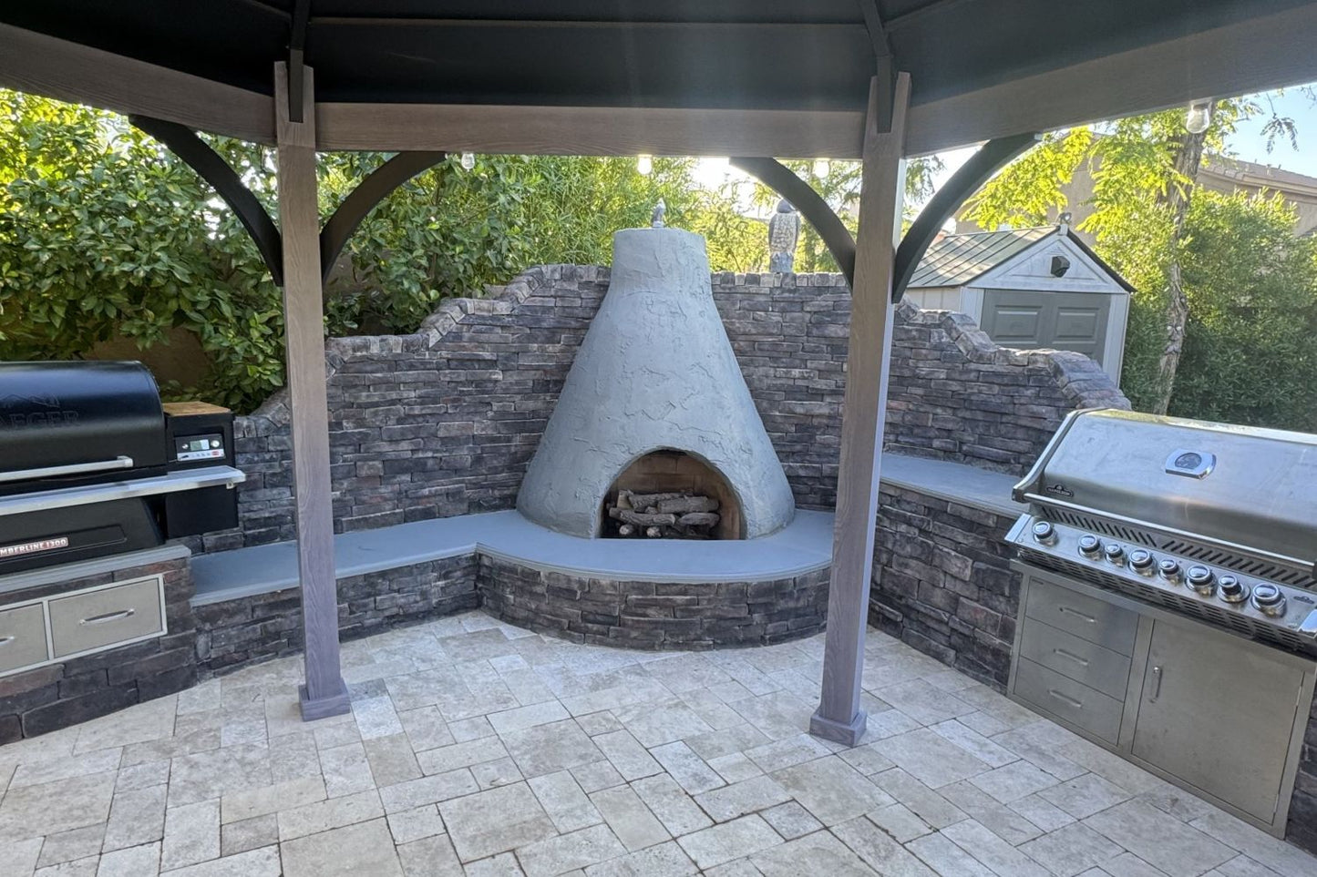 Stone Veneer - Stack Stone Midnight - Mountain View Stone