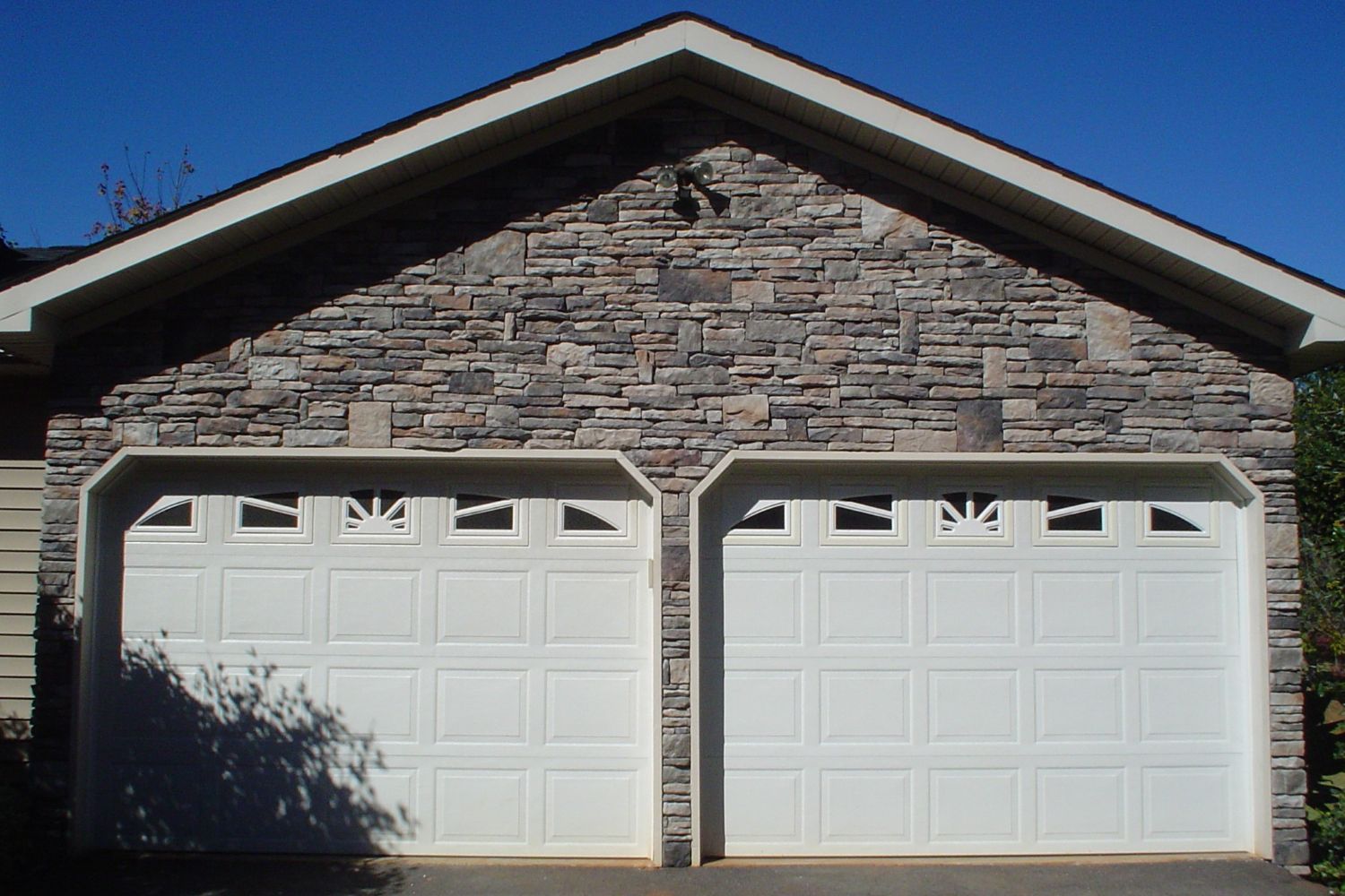 Stone Veneer - Hackett Stone Aspen & Ledge Stone Aspen Blend - Mountain View Stone